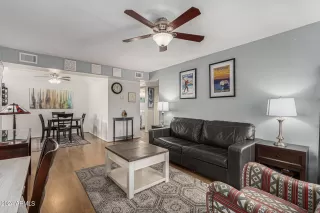 Photo #5: 6763635 Listing