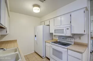 Photo #5: 6763690 Listing