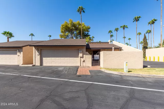 MLS: 6763896 Condo For Sale