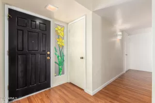 Photo #5: 6763896 Listing