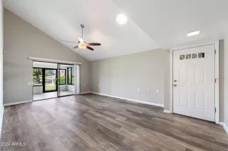 Photo #5: 6763927 Listing