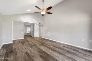 Photo #6: 6763927 Listing