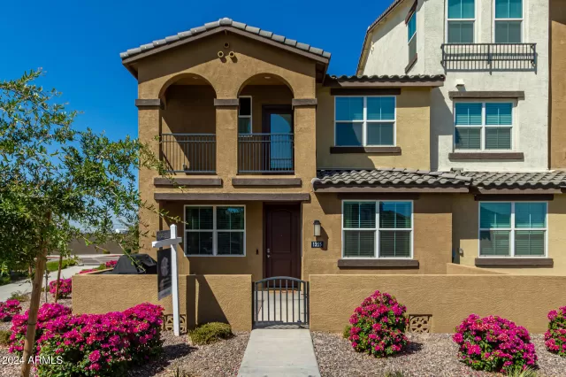 MLS: 6764135 Condo For Sale