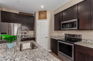 Photo #5: 6764135 Listing