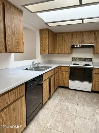 Photo #5: 6764496 Listing