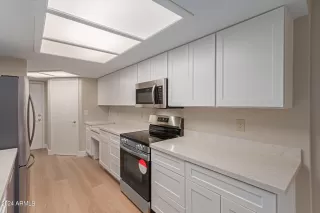 Photo #6: 6765180 Listing