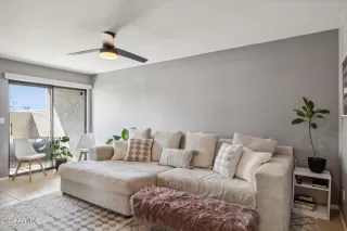 Photo #4: 6765355 Listing