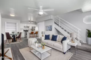 Photo #2: 6765361 Listing 