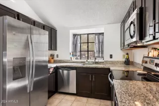 Photo #5: 6765402 Listing