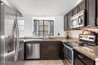 Photo #6: 6765402 Listing