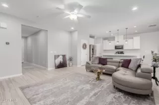 Photo #6: 6766202 Listing 