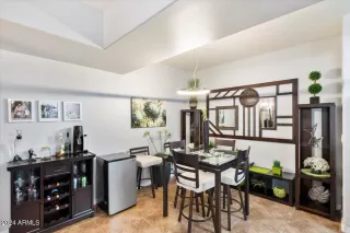 Photo #2: 6766332 Listing