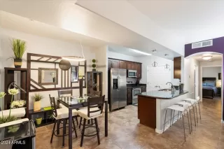 Photo #3: 6766332 Listing