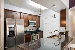 Photo #5: 6766332 Listing