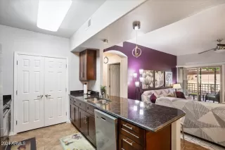 Photo #6: 6766332 Listing