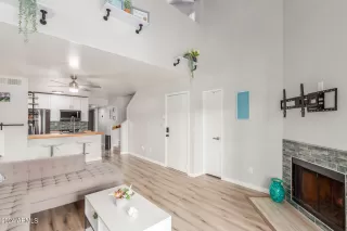 Photo #5: 6766367 Listing 