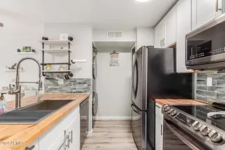 Photo #6: 6766367 Listing 