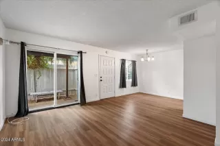 Photo #1: 6766403 Listing 