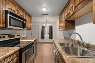 Photo #6: 6766403 Listing 