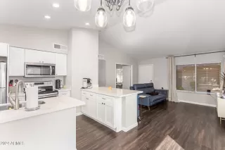 Photo #6: 6766835 Listing 