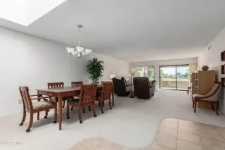 Photo #6: 6766907 Listing