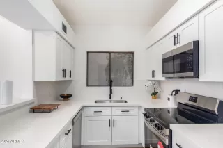 Photo #5: 6767386 Listing