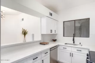 Photo #6: 6767386 Listing