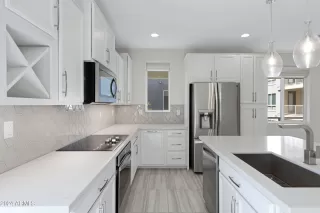 Photo #4: 6767497 Listing 