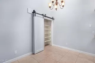 Photo #5: 6767981 Listing