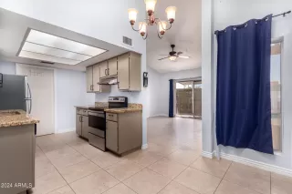 Photo #6: 6767981 Listing