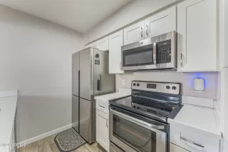 Photo #5: 6768383 Listing