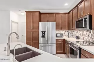 Photo #2: 6768431 Listing