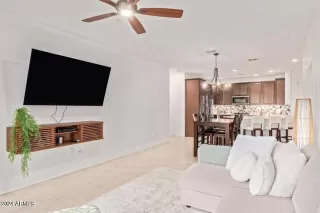 Photo #5: 6768431 Listing