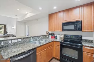 Photo #3: 6768945 Listing