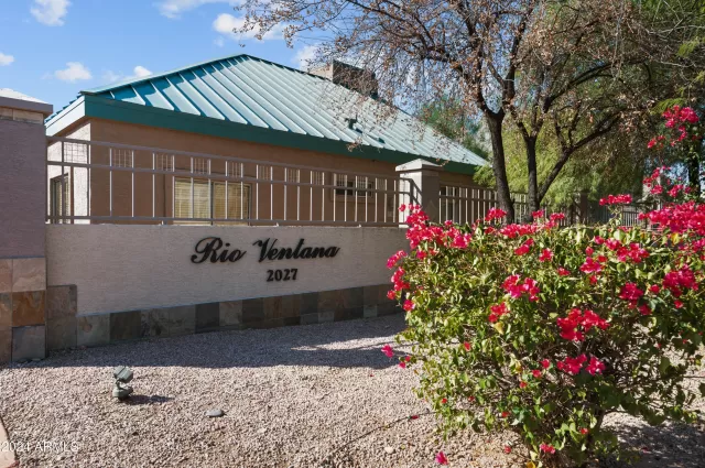 MLS: 6769006 Condo For Sale