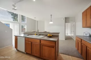 Photo #5: 6769006 Listing