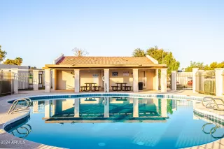 Photo #4: 6769270 Listing