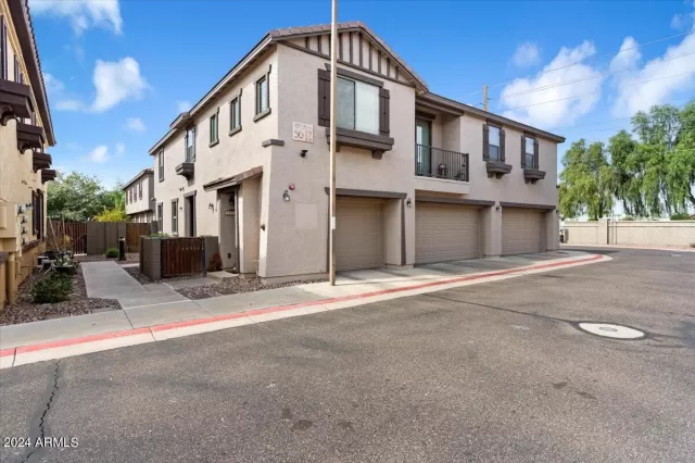 MLS: 6769548 Condo For Sale