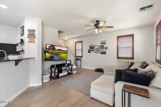 Photo #5: 6769548 Listing