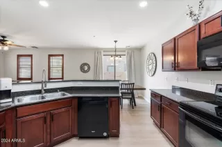 Photo #6: 6769548 Listing