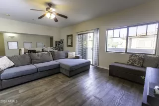 Photo #4: 6769626 Listing