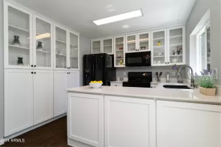 Photo #6: 6769688 Listing