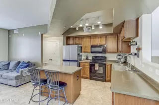 Photo #3: 6769902 Listing