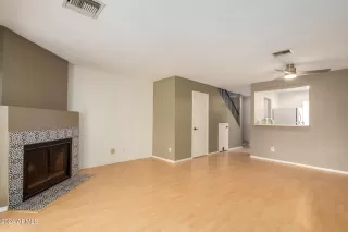 Photo #2: 6769921 Listing