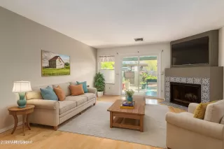 Photo #5: 6769921 Listing