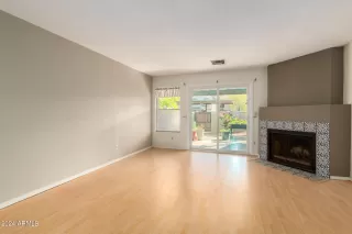 Photo #6: 6769921 Listing