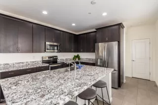 Photo #6: 6770036 Listing