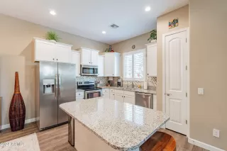 Photo #3: 6770566 Listing 