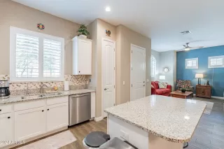 Photo #4: 6770566 Listing 