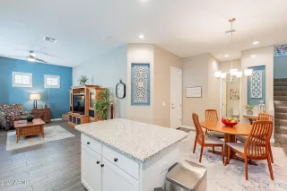 Photo #6: 6770566 Listing 